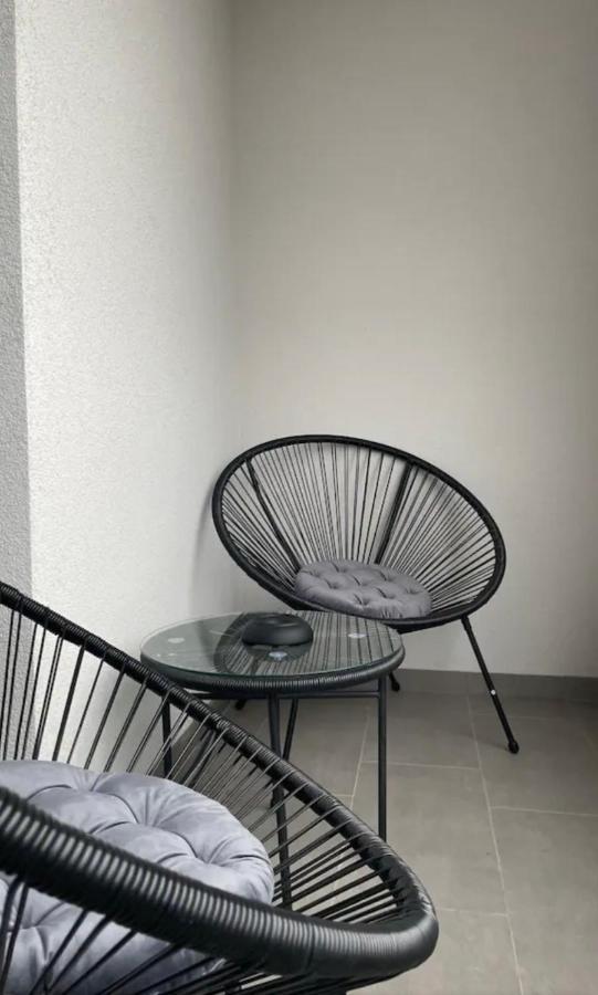 טימישוארה Apartamente Cu Un Dormitor מראה חיצוני תמונה